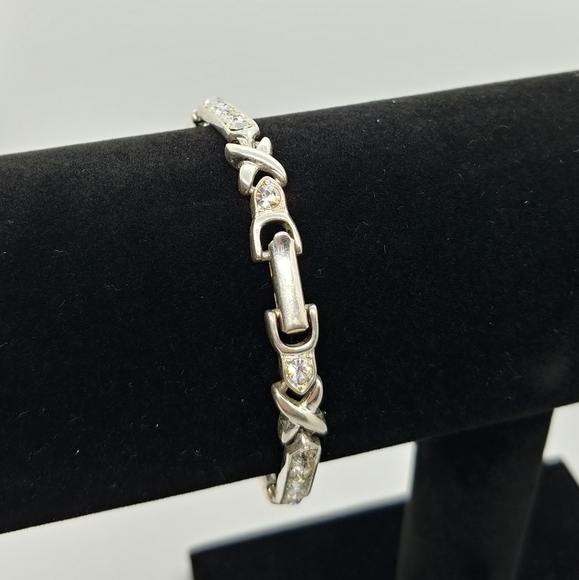 Delicate Rhinestone Bracelet - Picture 3 of 3